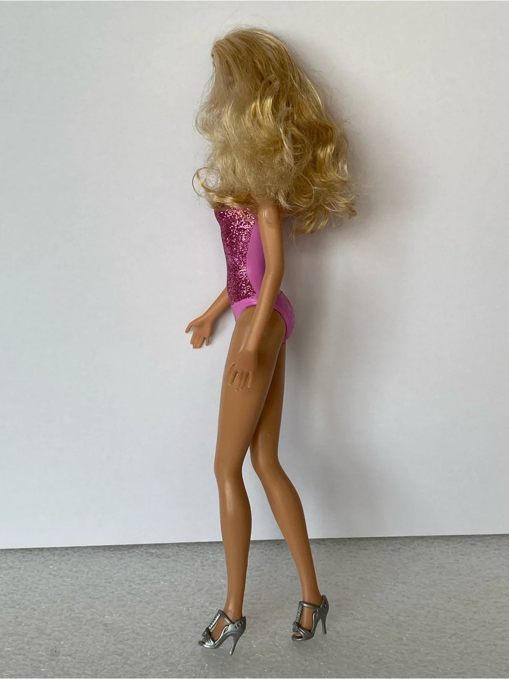 Barbie Dazzling Princess 2010 Series Mattel Doll Pink Glitter Strapless Bodice